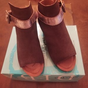 Diva True Neon Nights Wedges